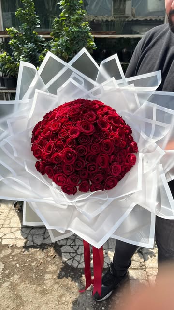 دسته گل رز ۱۰۰شاخه هلندی